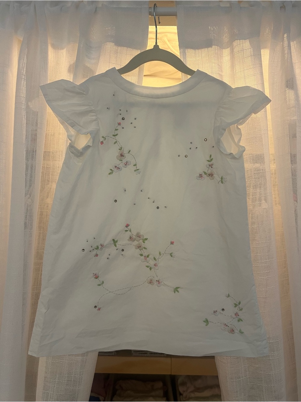 Bonpoint White Floral Appliqué Ruffle Sleeve hand embroidered dress or tunic